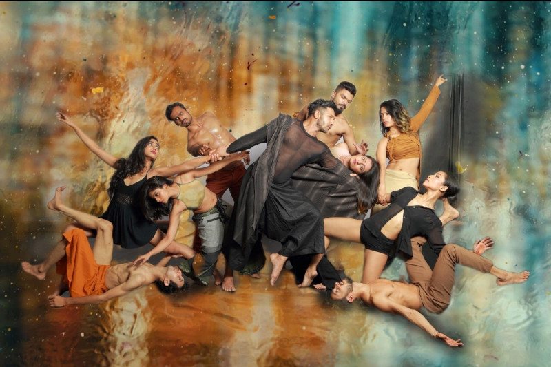 Plesne predstave "Indradhanush" ali Indijska mavrica v izvedbi plesne skupine Paara-dox pod vodstvom Terencea Lewisa