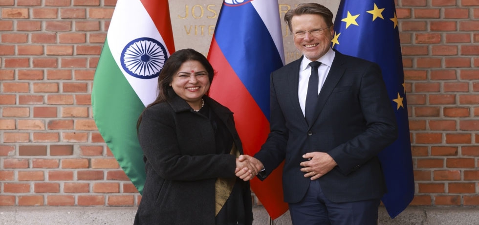 Minister of State for External Affairs Ms. Meenakashi Lekhi, met Mr. Samuel Žbogar, State Secondary, Ministry of Foreign and European Affairs, republic of Slovenia in Ljubljana. 